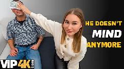 Hunt4k fechei os olhos do meu namorado com notas e chupei o pau de um estranho não sou tão tímida assim